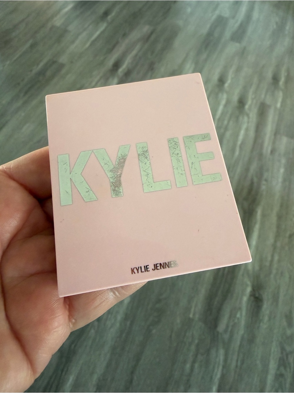 Kylie Cosmetics Pink Compact Pressed Illuminating Powder